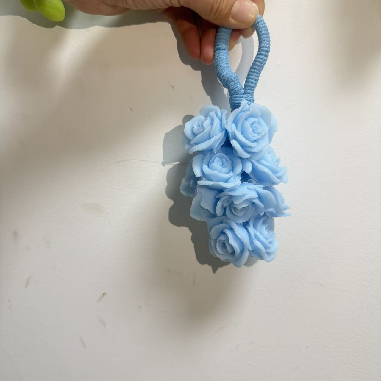 Solid Blue Roses - Cologne Scent [Pre-packaged Gift Box] 14 roses (approx. 200g)